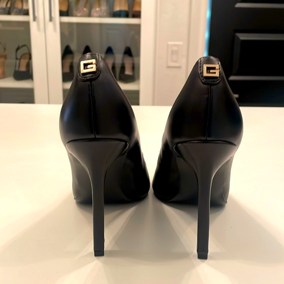 Guess Black Pumps - Picture 3 of 4